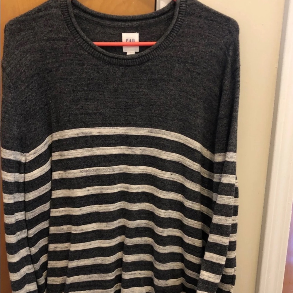 Gap sweater